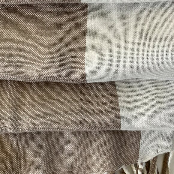 Banana Republic taupe ivory fringed scarf - Picture 11 of 15